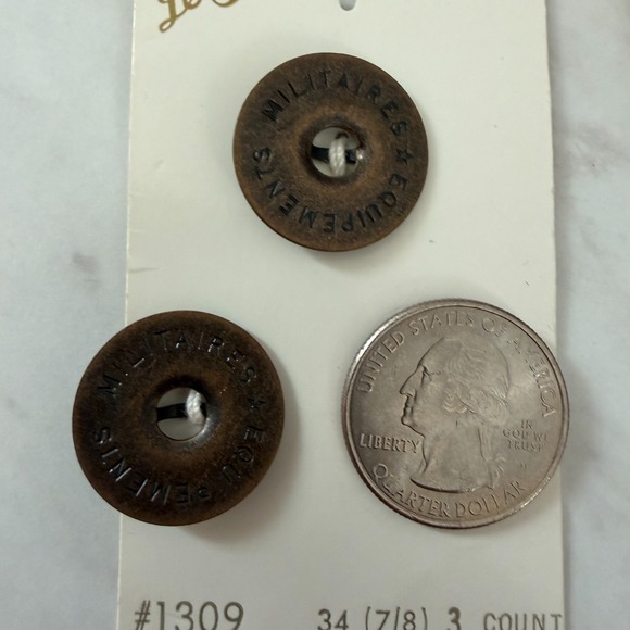9 Vintage Militaires Equipment Buttons Le Chic Thin Brass Approx 5/8" Wide - Picture 5 of 6